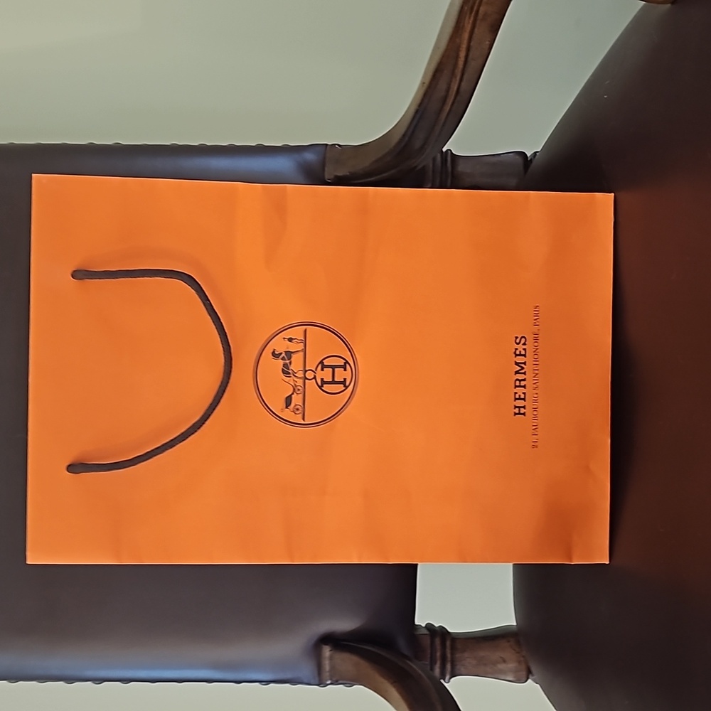 Lot of Hermes shopping bags, box and small duster bag. - Picture 2 of 10